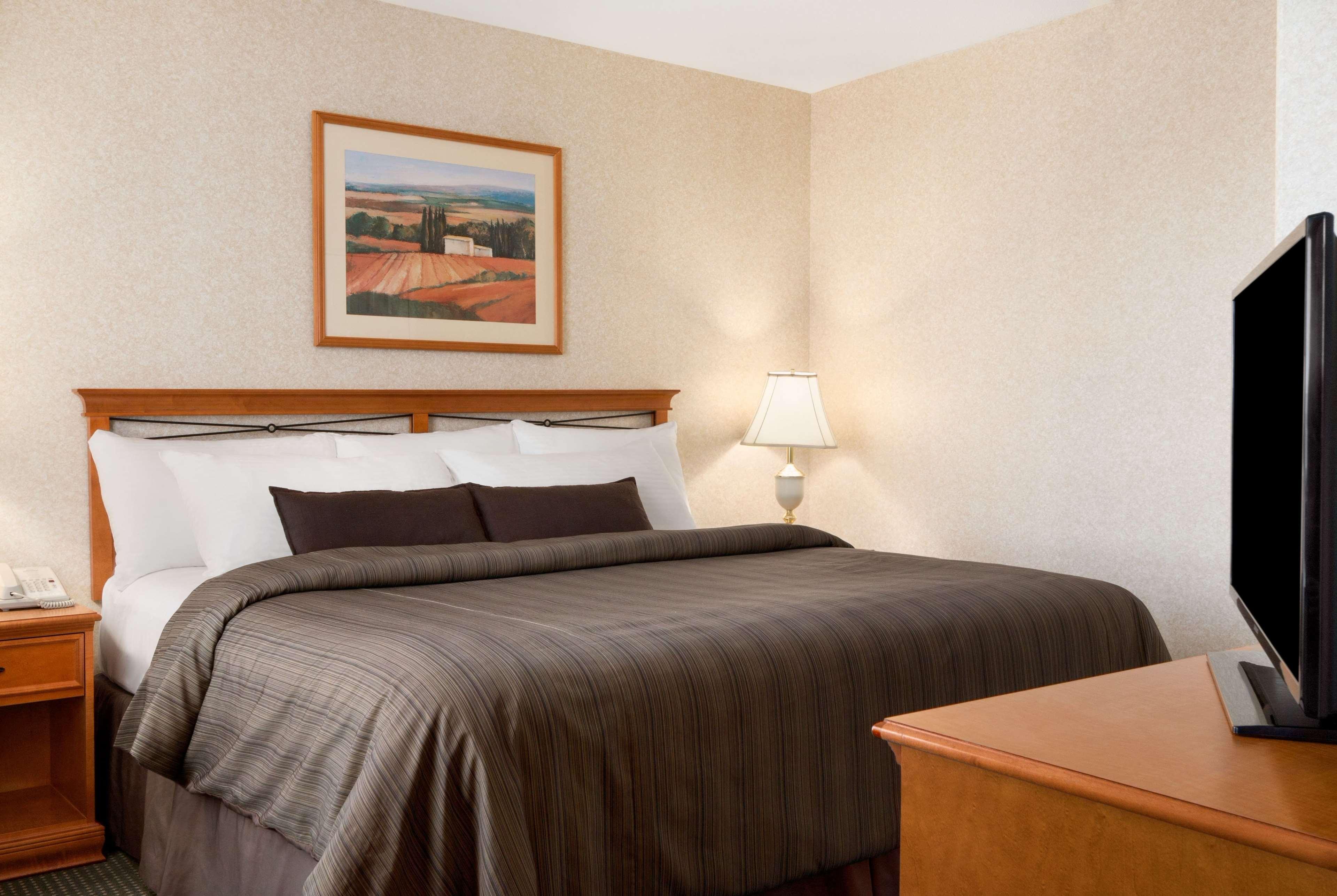 Days Inn By Wyndham Saskatoon Dış mekan fotoğraf