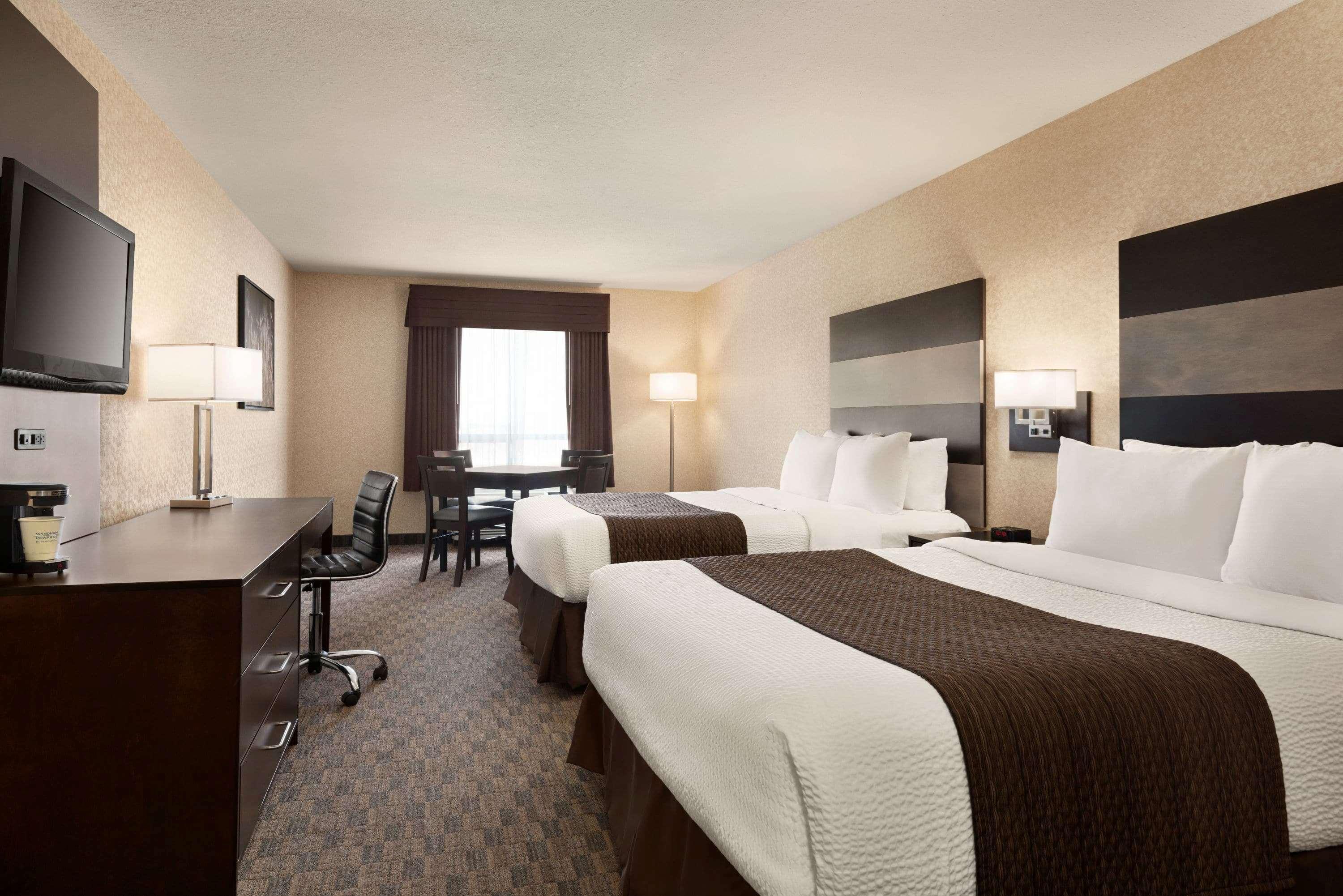 Days Inn By Wyndham Saskatoon Dış mekan fotoğraf