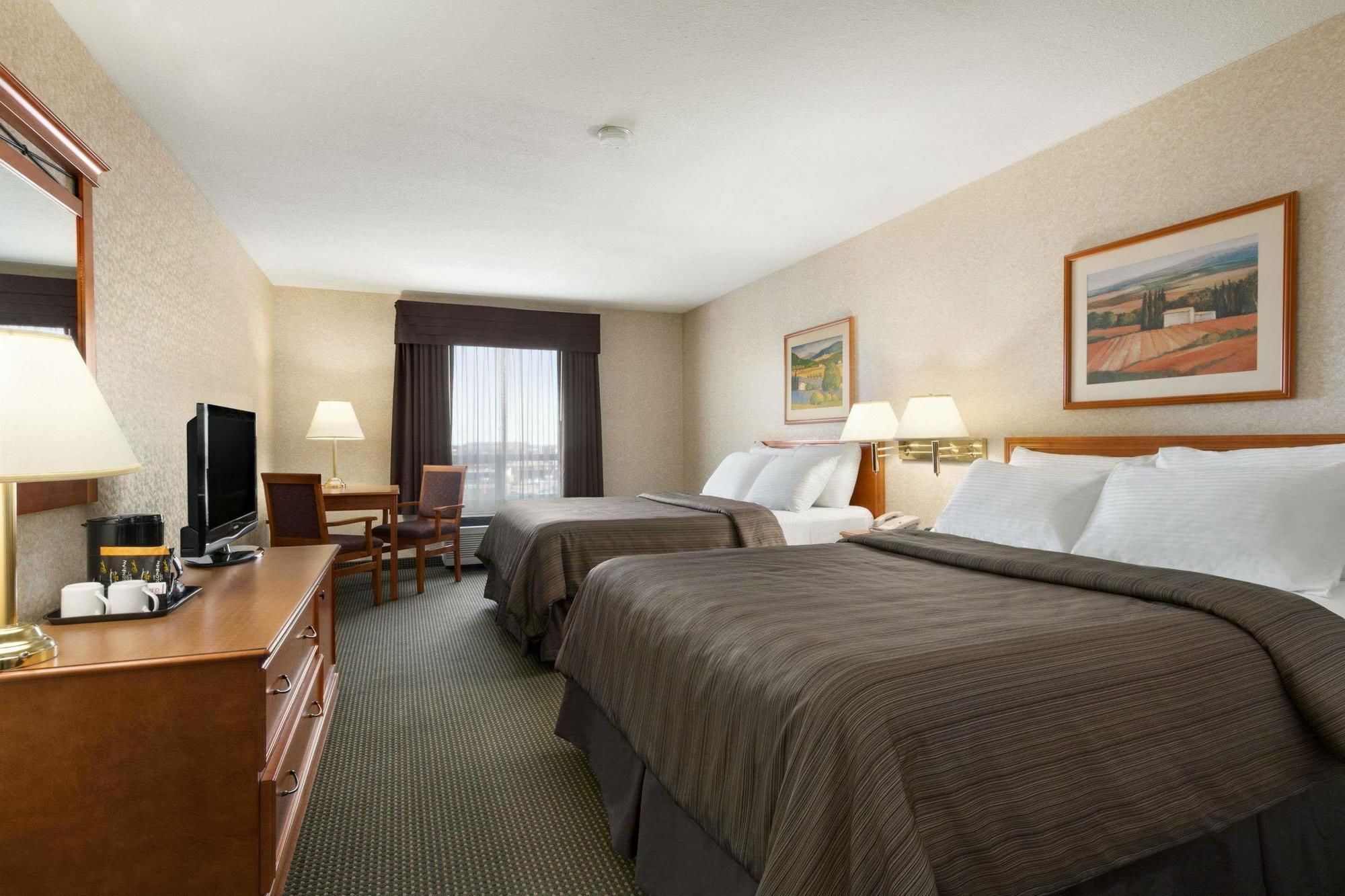 Days Inn By Wyndham Saskatoon Dış mekan fotoğraf
