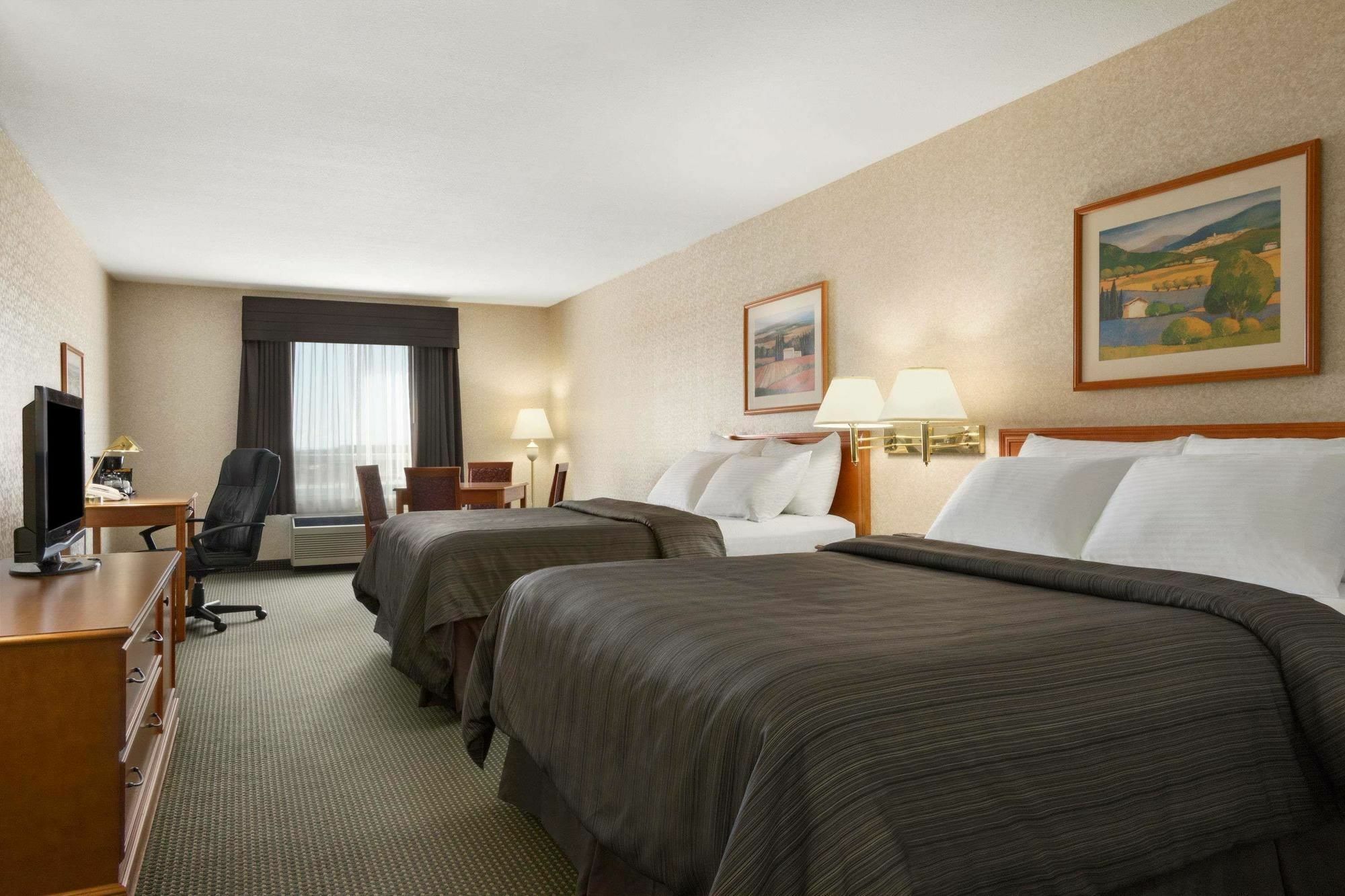 Days Inn By Wyndham Saskatoon Dış mekan fotoğraf