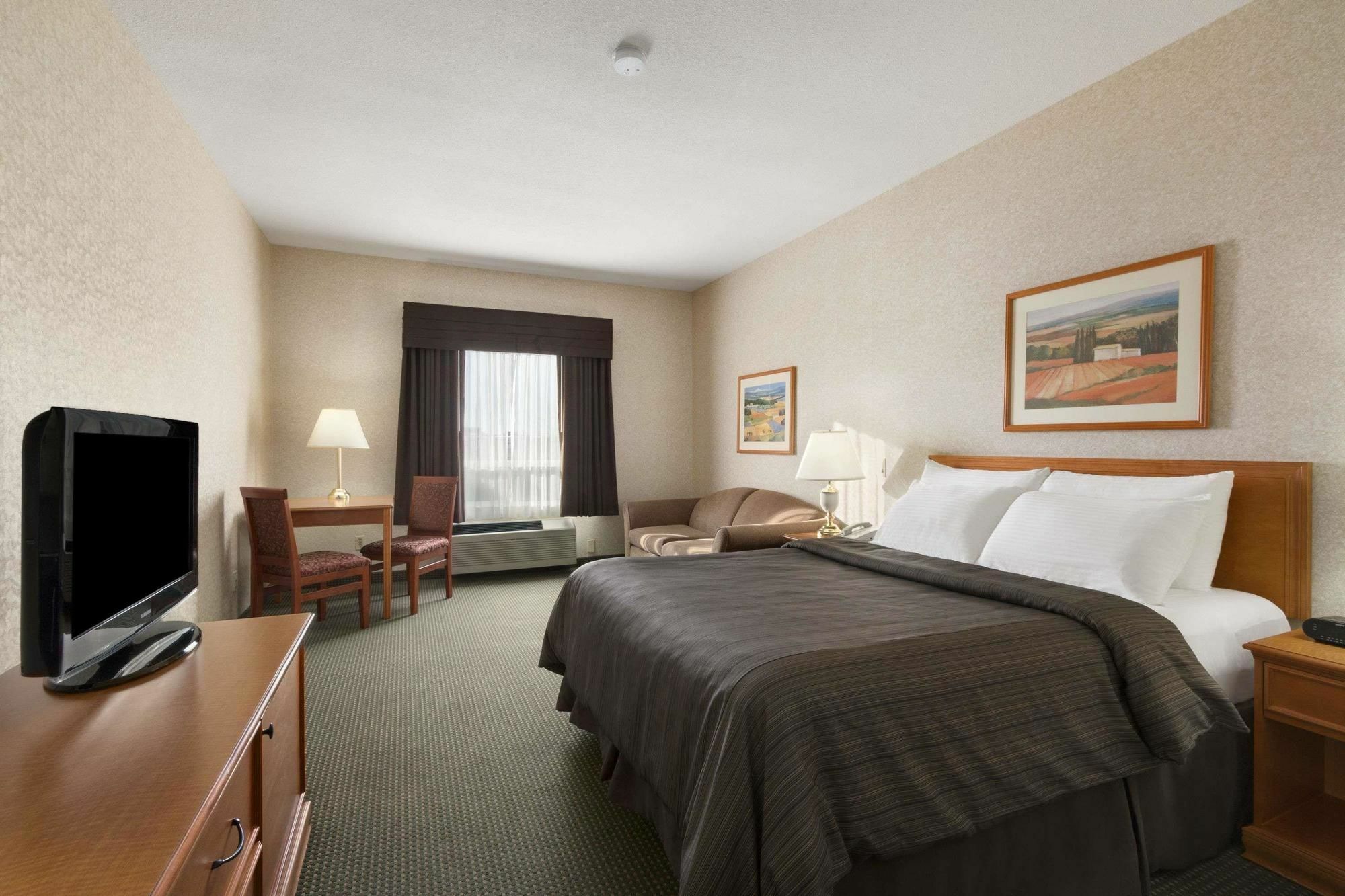 Days Inn By Wyndham Saskatoon Dış mekan fotoğraf